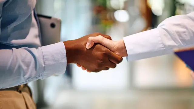 Nghệ Thuật Đàm Phán Trong M&A: Nắm Bắt Tâm Lý Đối Tác Để Làm Chủ Cuộc Chơi