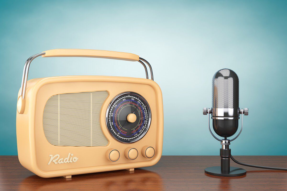 Lỗi Sai Kinh Điển Khiến Kịch Bản Quảng Cáo Radio Bị Nhà Đài "Tuýt Còi"