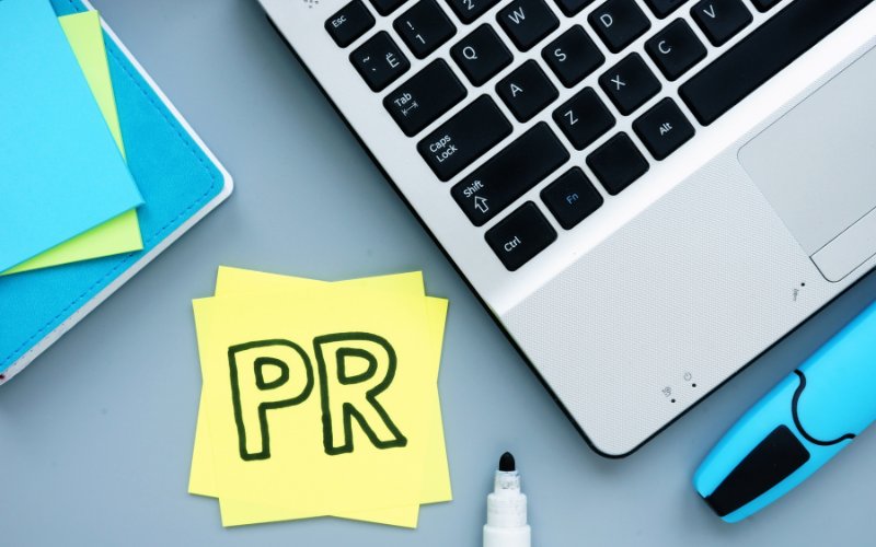 Chiến lược PR Báo chí Quốc tế cho Doanh nghiệp Xuất khẩu: Nghệ thuật Xây dựng Niềm tin Thương hiệu và Vượt rào cản Kỹ thuật tại Thị trường Mỹ, EU & Nhật Bản