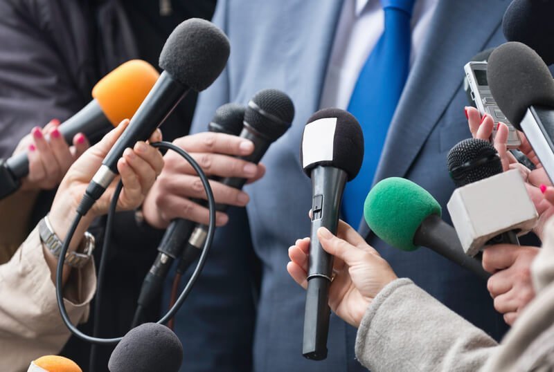 Họp báo Ra mắt & Công bố (Press Conference) là gì? Khái niệm Cơ bản và Quy trình Tổ chức Sự kiện Báo chí Chuẩn mực Đối ngoại